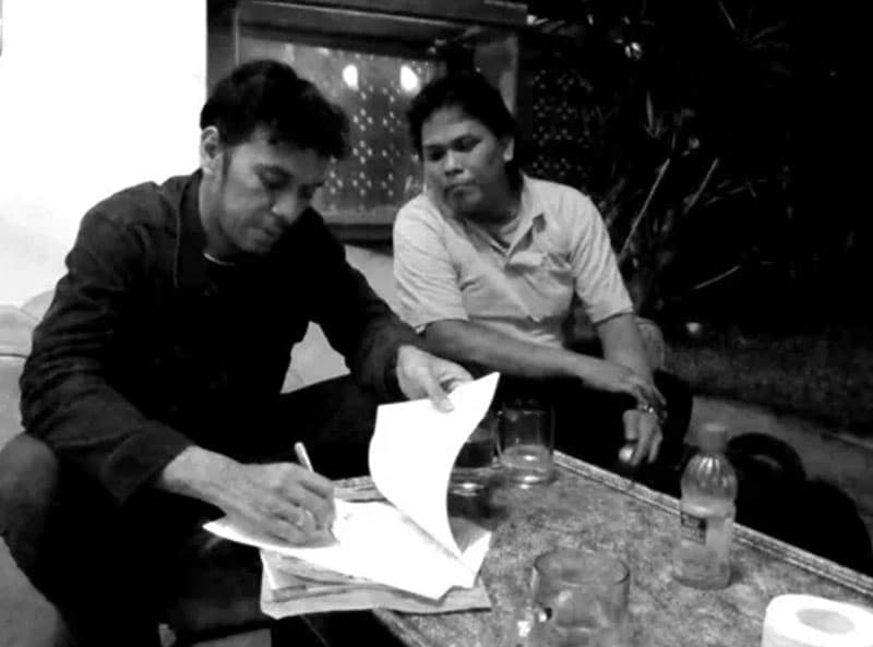 Morfem Resmi Sign dengan deMajors Records